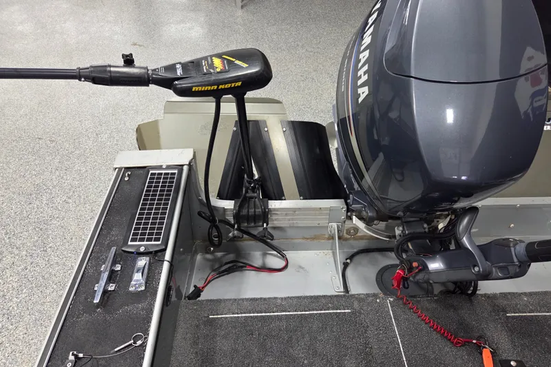 Slide: The Image of 1995 Lund 1775 Pro-V SE boat with Yamaha motor and Minn Kota trolling motor. - 12
