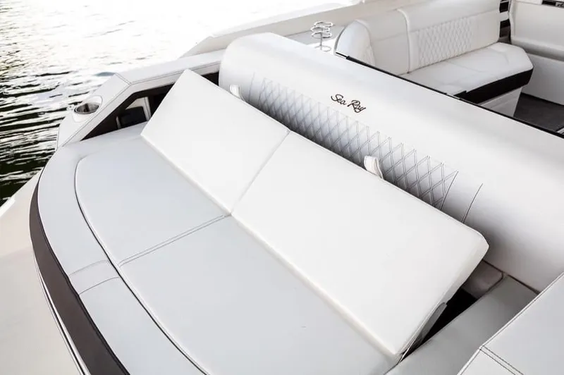 Slide: The Image of 2023-Sea-Ray-SLX-310-MarineMax - 8
