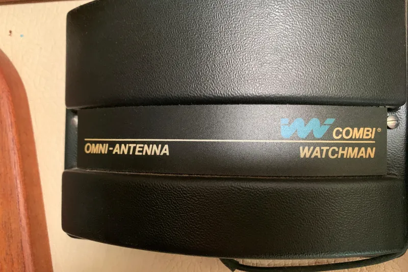 Slide: The Image of Omni-antenna Combi Watchman on Sabre 38, 1984 model. - 14
