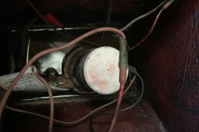 Slide: The Image of Bilge pump wiring in a 1984 Sabre 38 sailboat. - 32