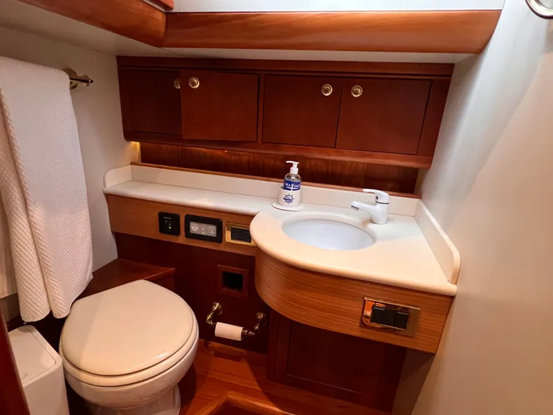 Slide: The Image of Luxurious bathroom on a 2003 Apreamare 40 yacht. - 39
