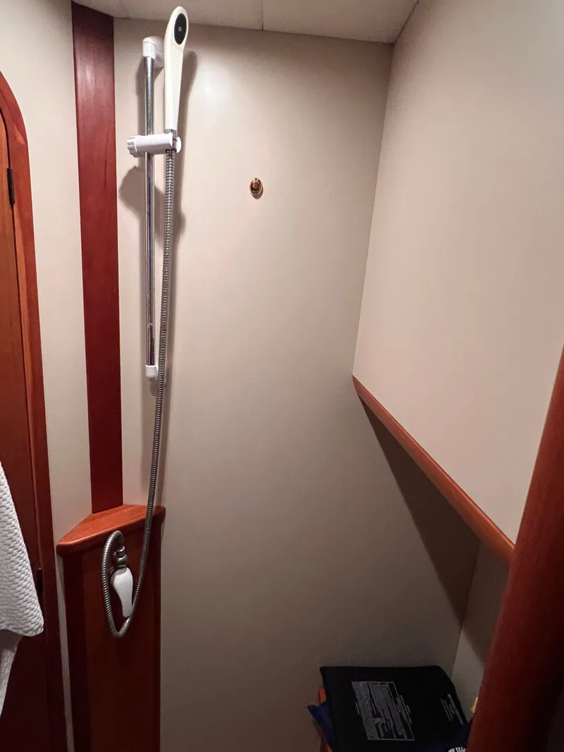 Slide: The Image of Shower in the bathroom of a 2003 Apreamare 40 yacht. - 40
