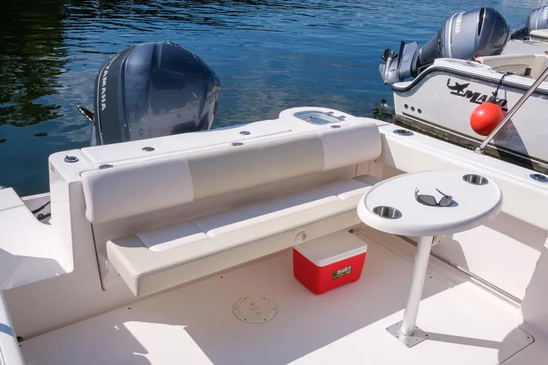 Slide: The Image of Robalo R247 Dual Console 2016 - 6