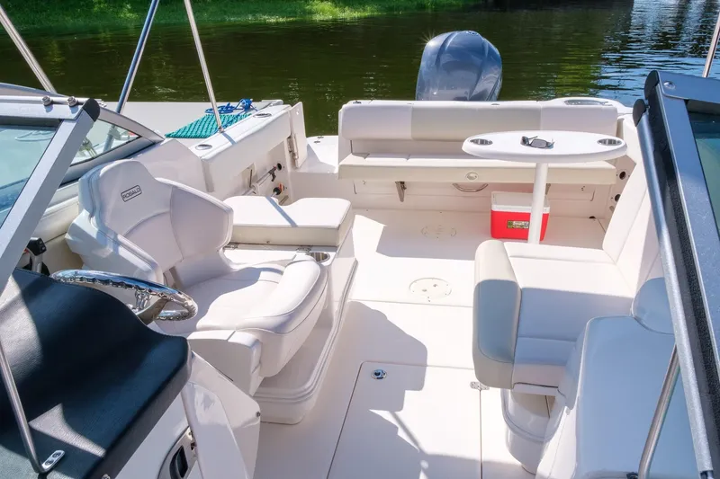 Slide: The Image of Robalo R247 Dual Console 2016 - 9