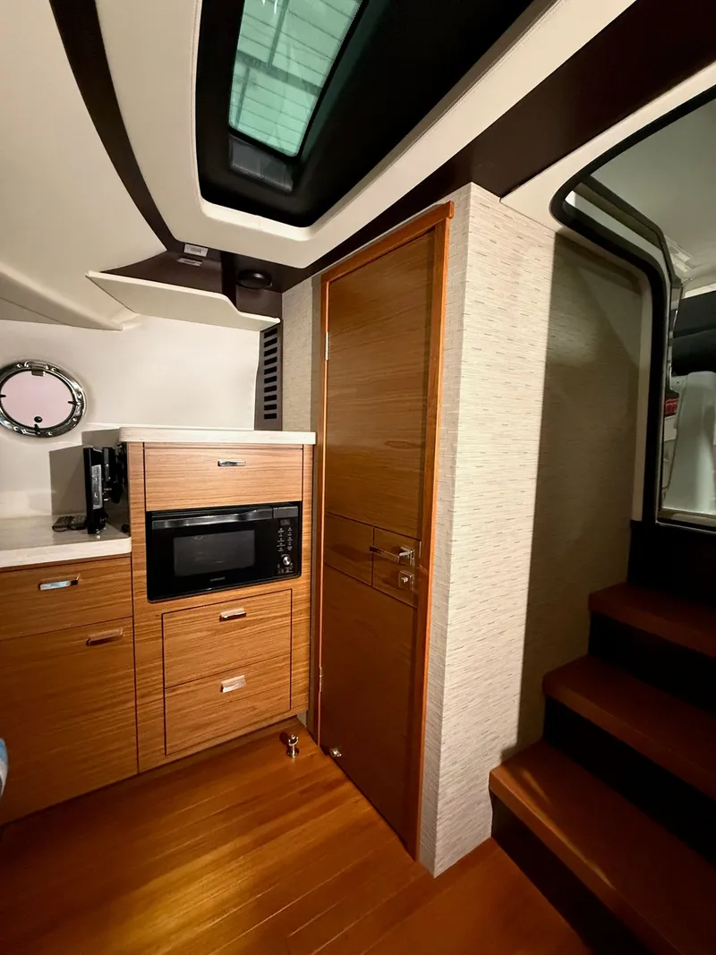 Slide: The Image of Tiara Q44 2017 - 18