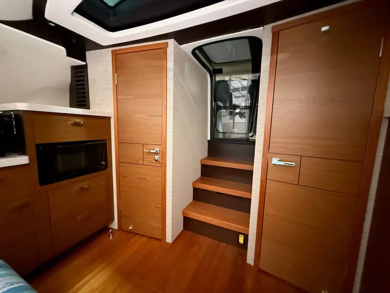 Slide: The Image of Tiara Q44 2017 - 19