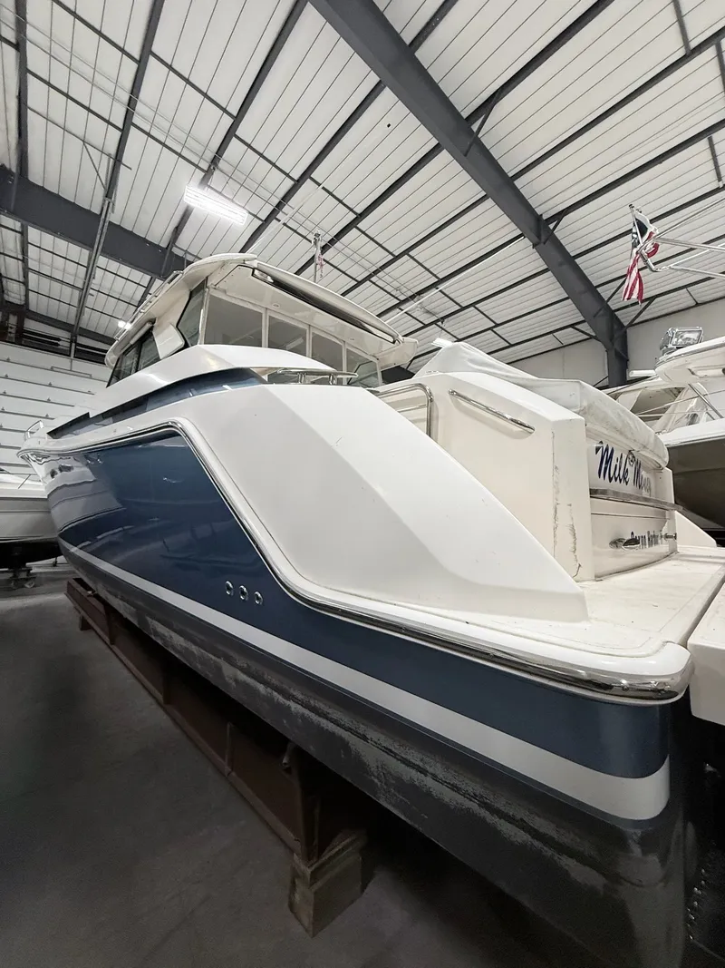 Slide: The Image of Tiara Q44 2017 - 2