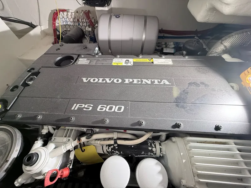 Slide: The Image of Tiara Q44 2017 - 24