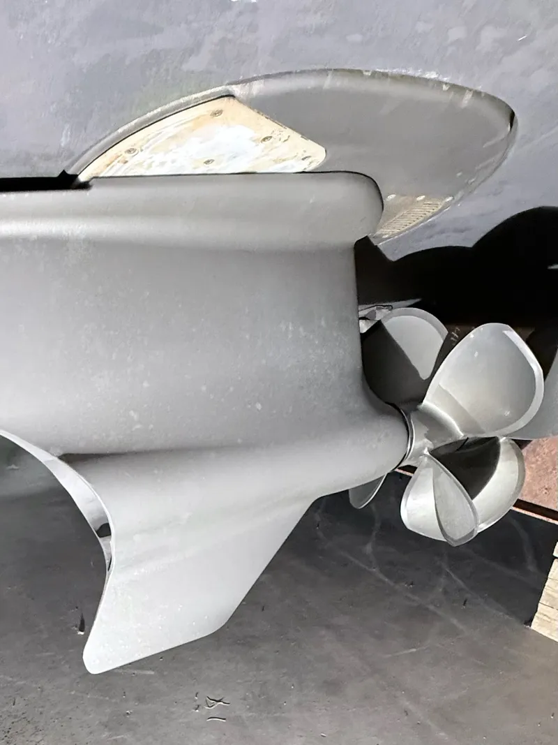 Slide: The Image of Tiara Q44 2017 - 26