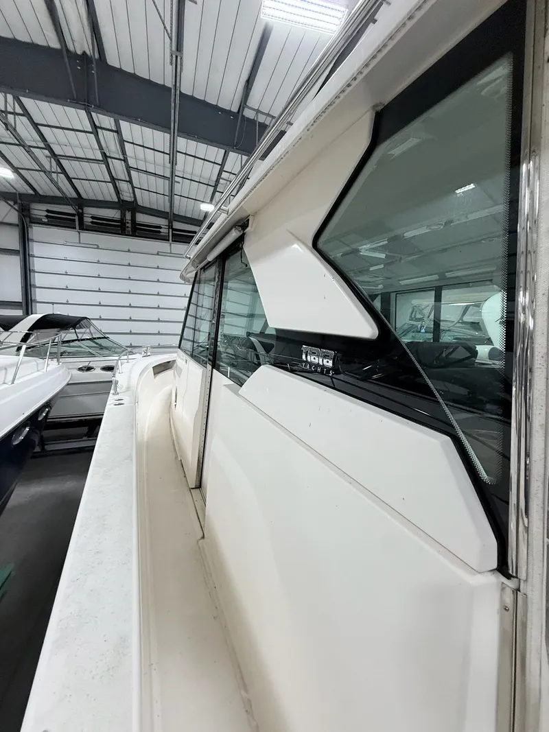 Slide: The Image of Tiara Q44 2017 - 8