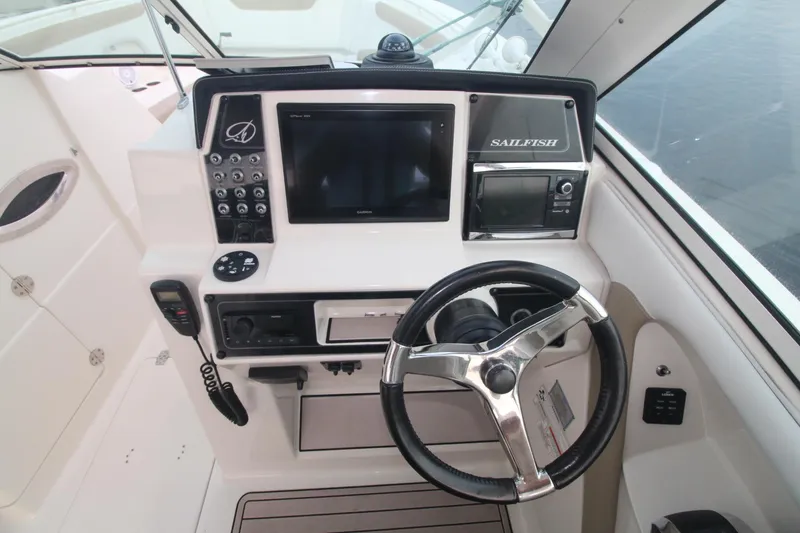 Slide: The Image of Sailfish 325 DC 2016 - 18