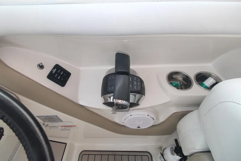 Slide: The Image of Sailfish 325 DC 2016 - 19