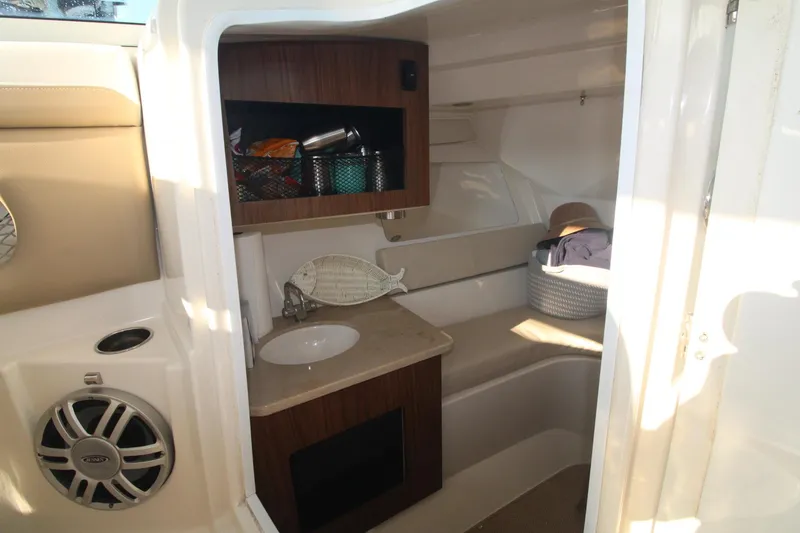 Slide: The Image of Sailfish 325 DC 2016 - 33