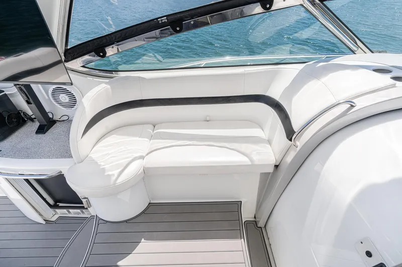 Slide: The Image of Luxurious seating area on a 2005 Formula 40 Performance Cruiser yacht. - 21