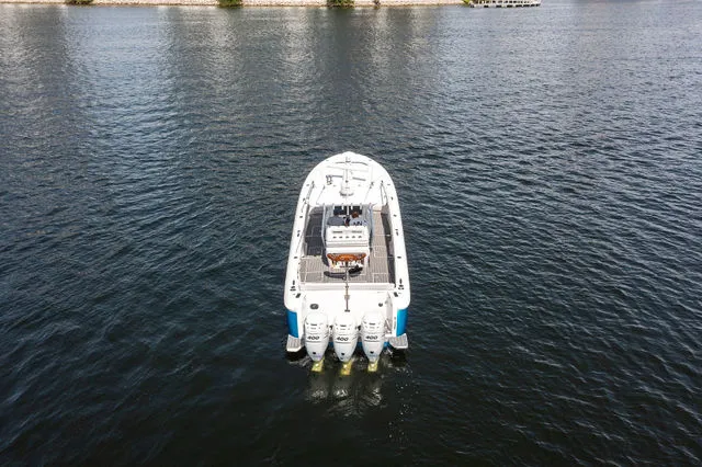 Slide: The Image of Intrepid 410 Evolution 2019 - 75