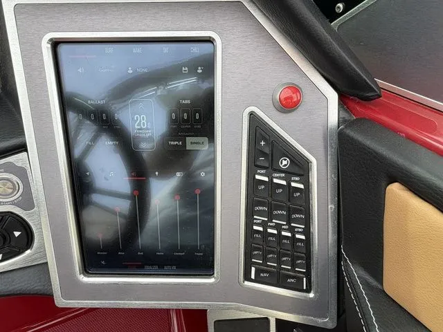 Slide: The Image of MasterCraft X24 2020 - 9