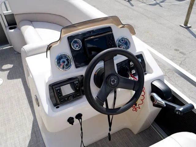 Slide: The Image of Avalon 22 2018 - 24