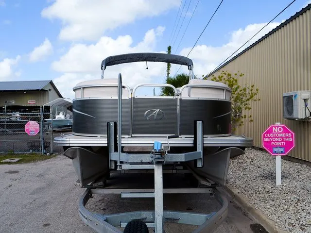 Slide: The Image of Avalon 22 2018 - 25