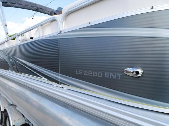 Slide: The Image of Avalon 22 2018 - 39