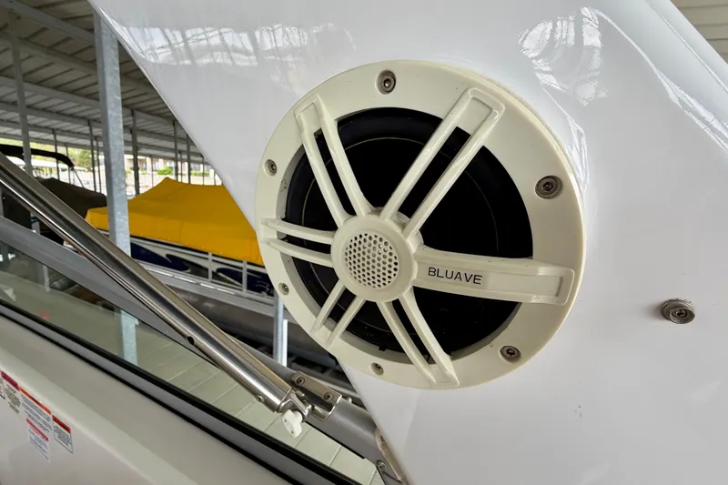 Slide: The Image of Speaker on 2006 Rinker 300 Express Cruiser, featuring Bluave audio system. - 11