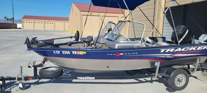 The Image of Bass Tracker PRO GUIDE 2012 - 0