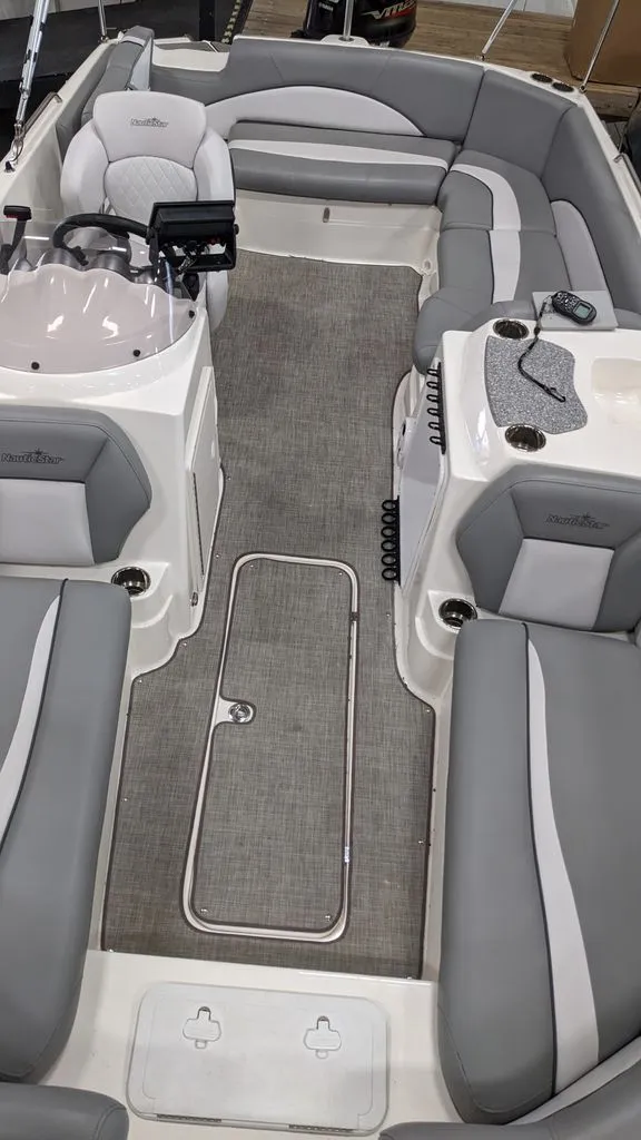 Slide: The Image of NauticStar CS 2030 2023 - 3