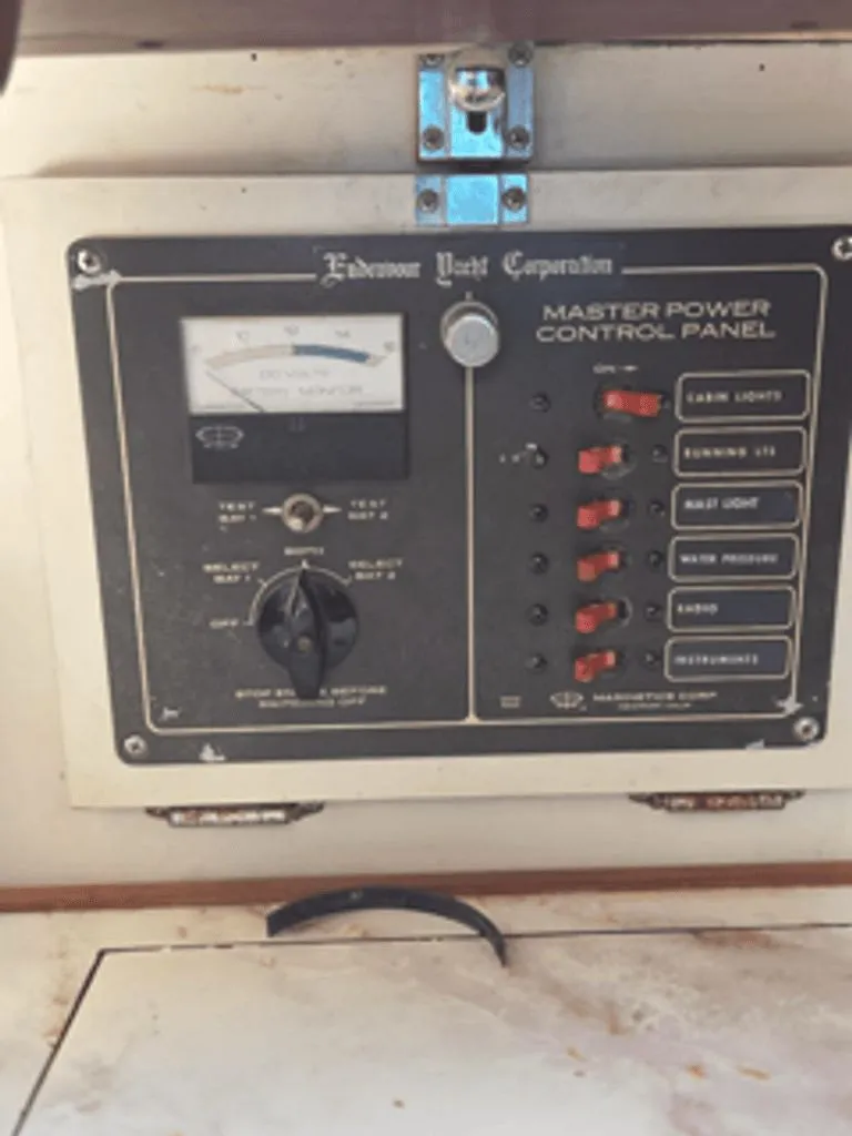 Slide: The Image of Endeavour 32 Sloop 1978 - 14