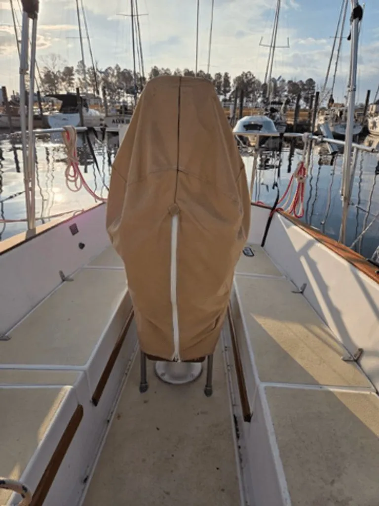 Slide: The Image of Endeavour 32 Sloop 1978 - 16