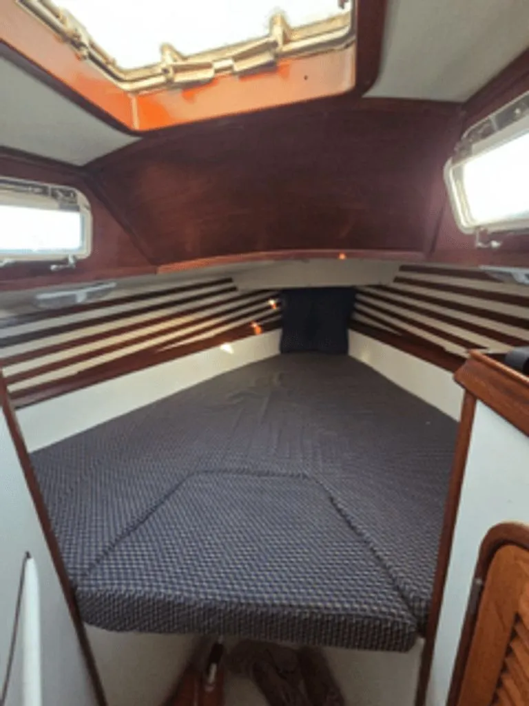 Slide: The Image of Endeavour 32 Sloop 1978 - 5