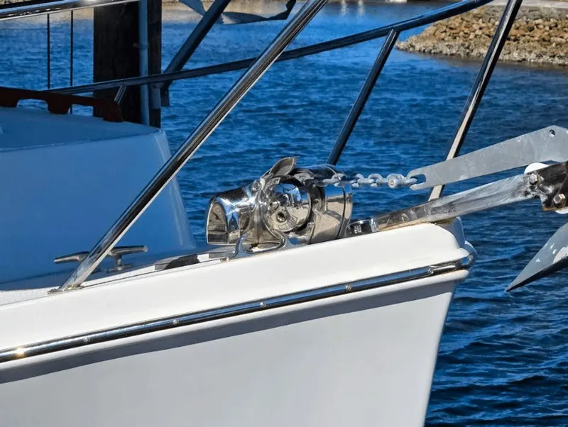 Slide: The Image of Eastern 248 Islander 2021 - 12