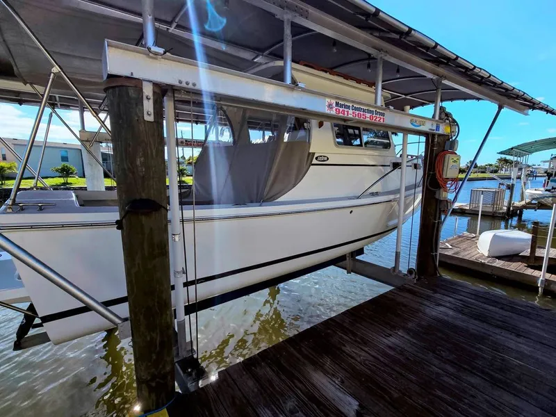 Slide: The Image of Eastern 248 Islander 2021 - 13