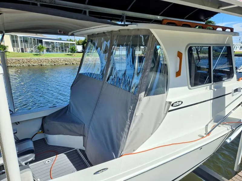 Slide: The Image of Eastern 248 Islander 2021 - 3