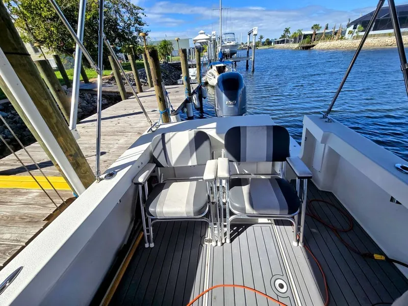 Slide: The Image of Eastern 248 Islander 2021 - 5