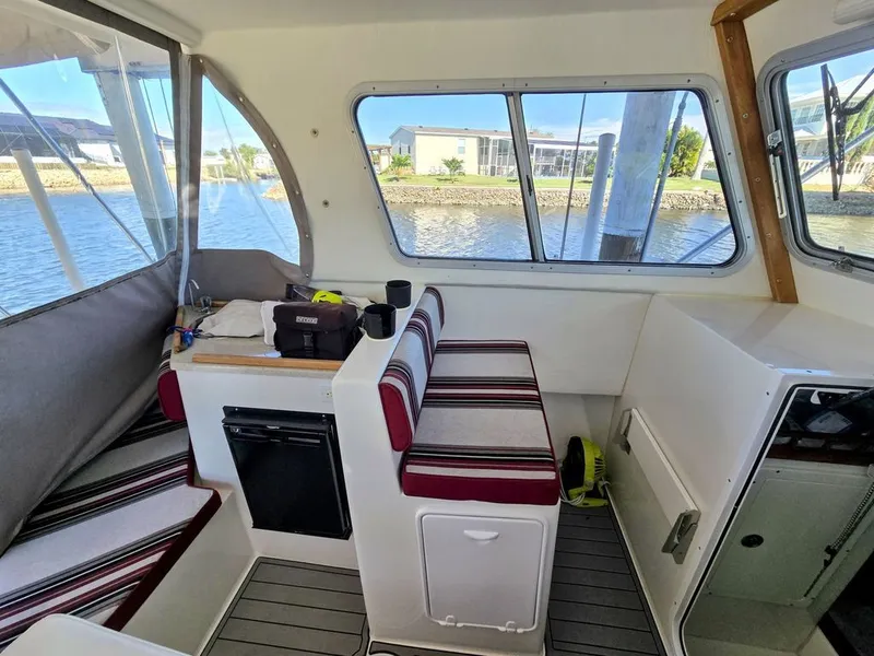 Slide: The Image of Eastern 248 Islander 2021 - 8