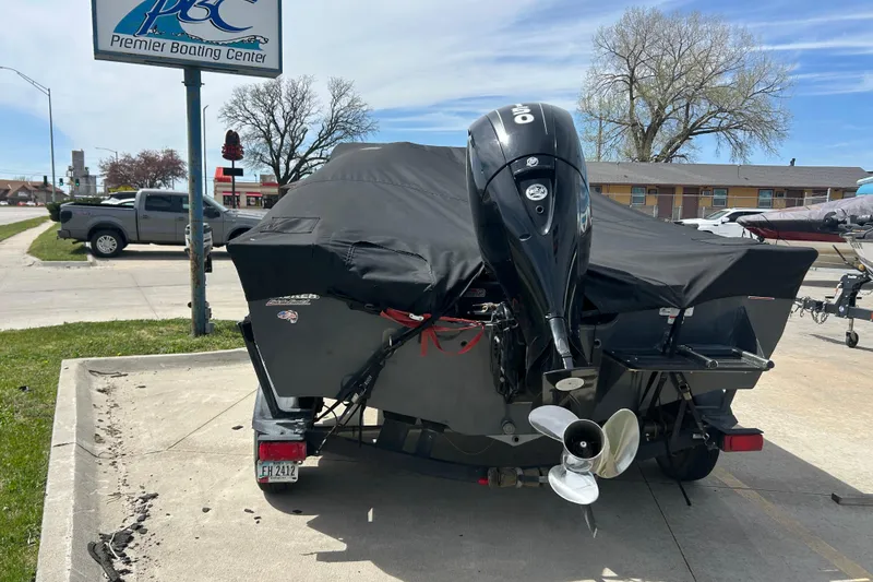 Slide: The Image of 2017 Tracker Targa V-18 Combo boat with cover at Premier Boating Center. - 7