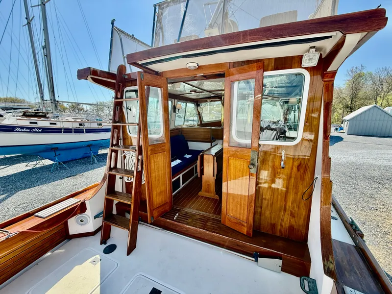 Slide: The Image of Shannon Custom Downeast 36 1993 - 4