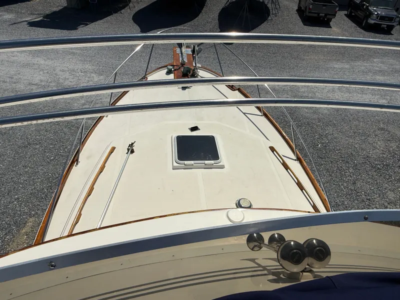 Slide: The Image of Shannon Downeast Custom 36 1993 - 101