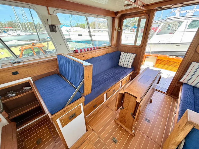 Slide: The Image of Shannon Downeast Custom 36 1993 - 12