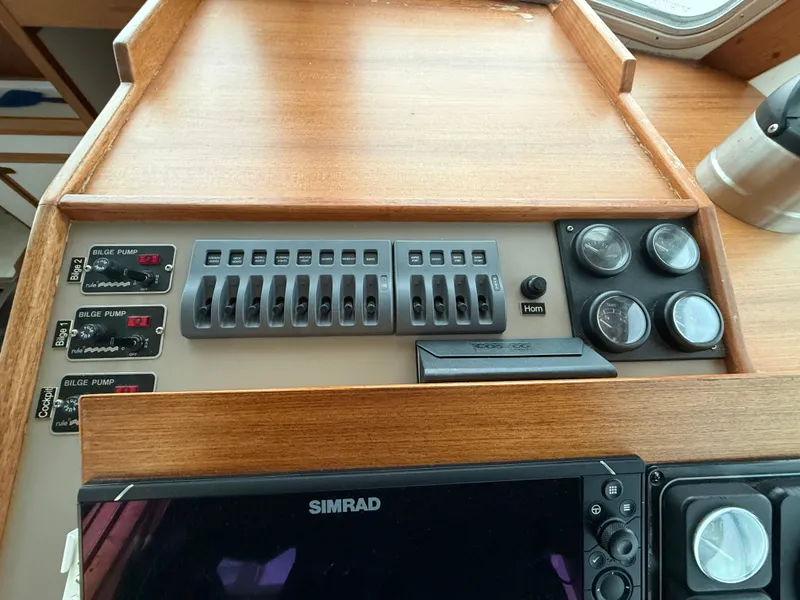 Slide: The Image of Shannon Downeast Custom 36 1993 - 34