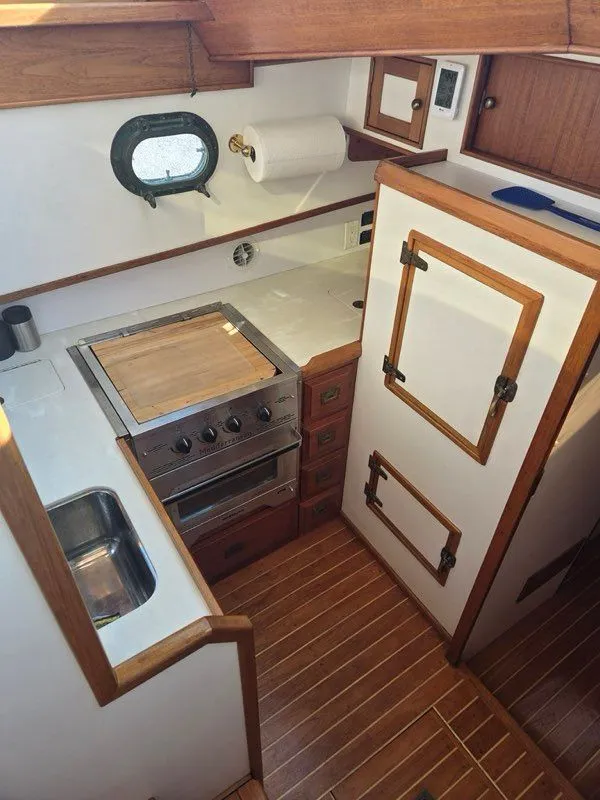 Slide: The Image of Shannon Downeast Custom 36 1993 - 44