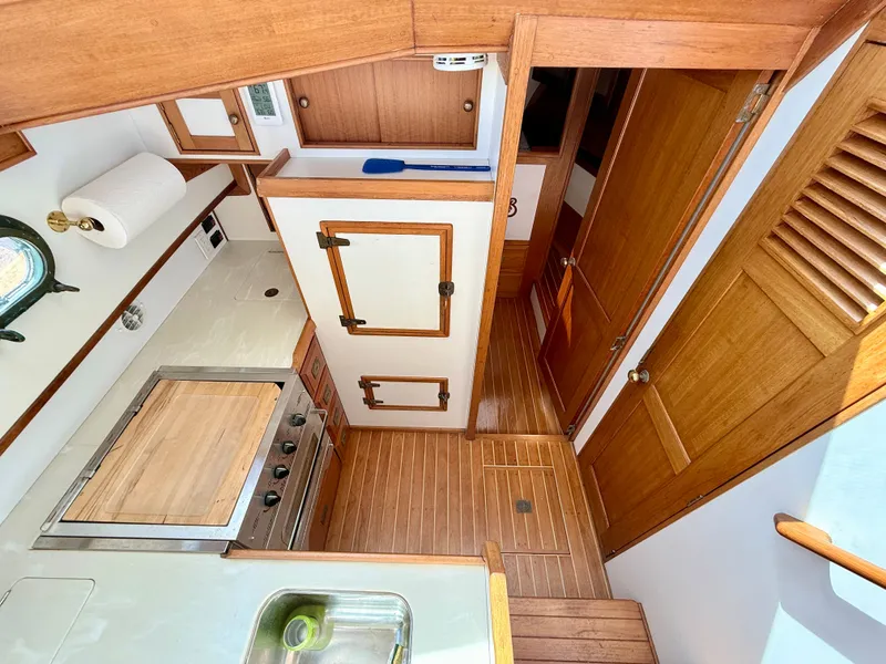 Slide: The Image of Shannon Downeast Custom 36 1993 - 47