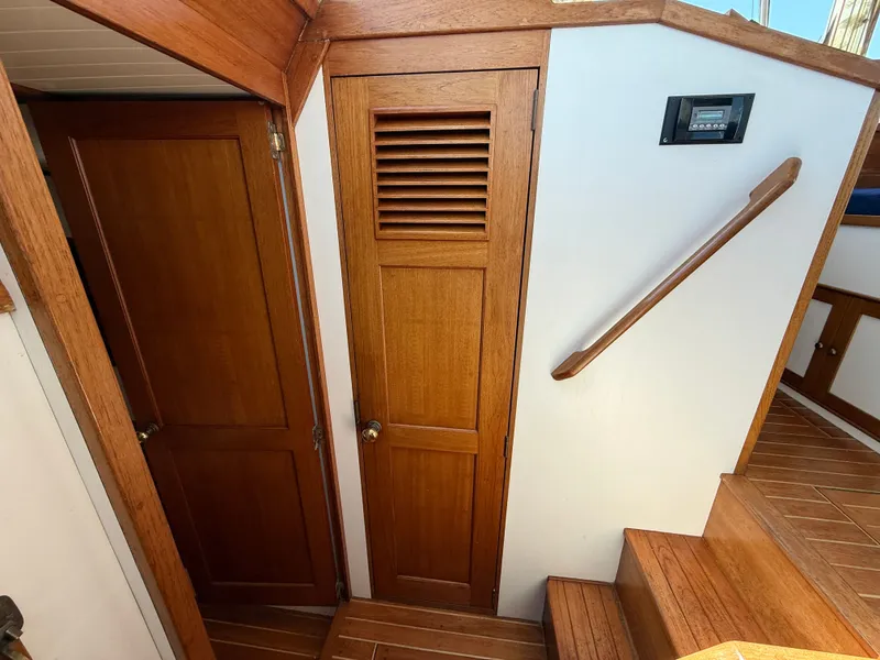 Slide: The Image of Shannon Downeast Custom 36 1993 - 48