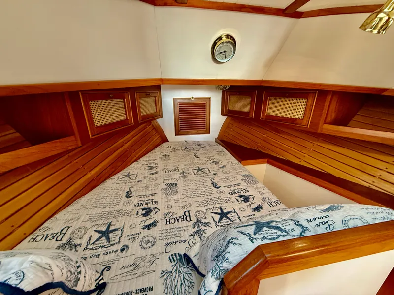 Slide: The Image of Shannon Downeast Custom 36 1993 - 56