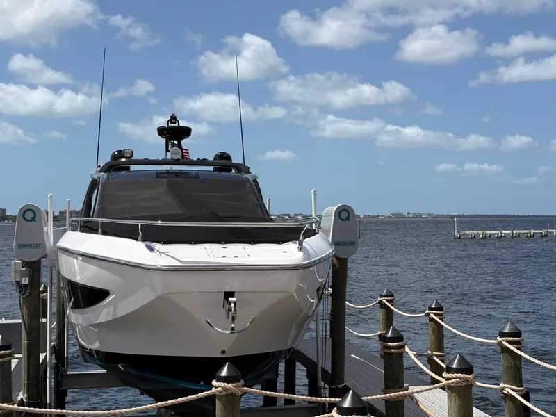 Slide: The Image of Azimut Verve 42 2024 - 11