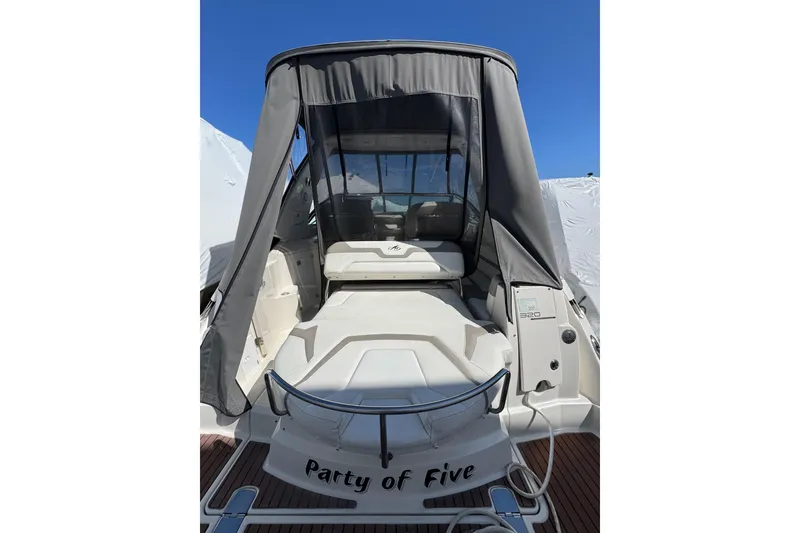 Slide: The Image of Monterey 320 Sport Yacht 2009 - 19