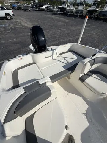 Slide: The Image of Bayliner Element E16 2020 - 7