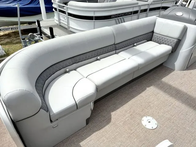 Slide: The Image of Ranger 220C 2020 - 11