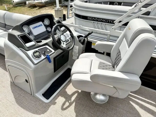 Slide: The Image of Ranger 220C 2020 - 6