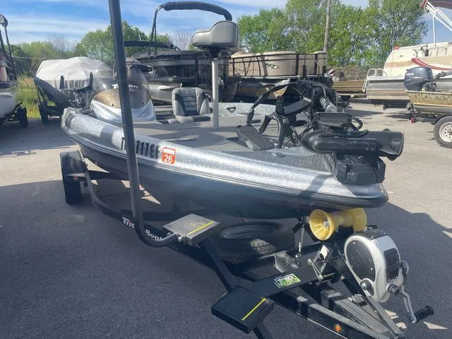 Slide: The Image of Triton 17 Pro Series 2014 - 5