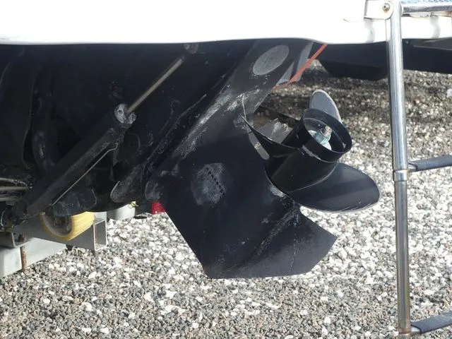 Slide: The Image of Sea Ray VS 21 1996 - 9